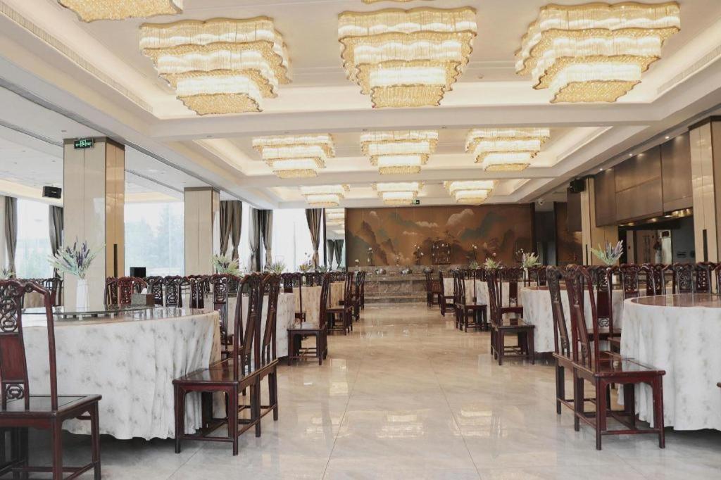 Feicheng Blossom Hotel Exterior foto